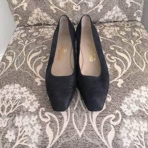 Salvatore Ferragamo Navy Blue pumps